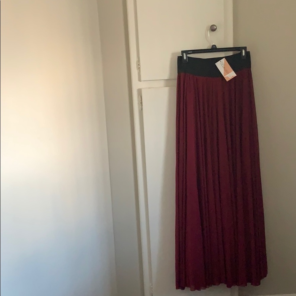 Honey and lace lace maxi skirt size medium
